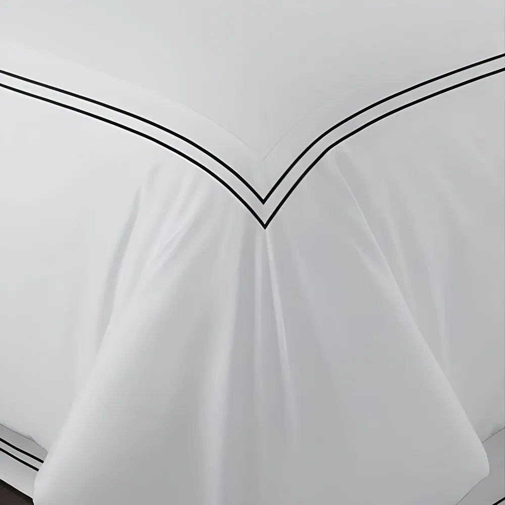 White Duvet Set With Black Double Baratta Stitch