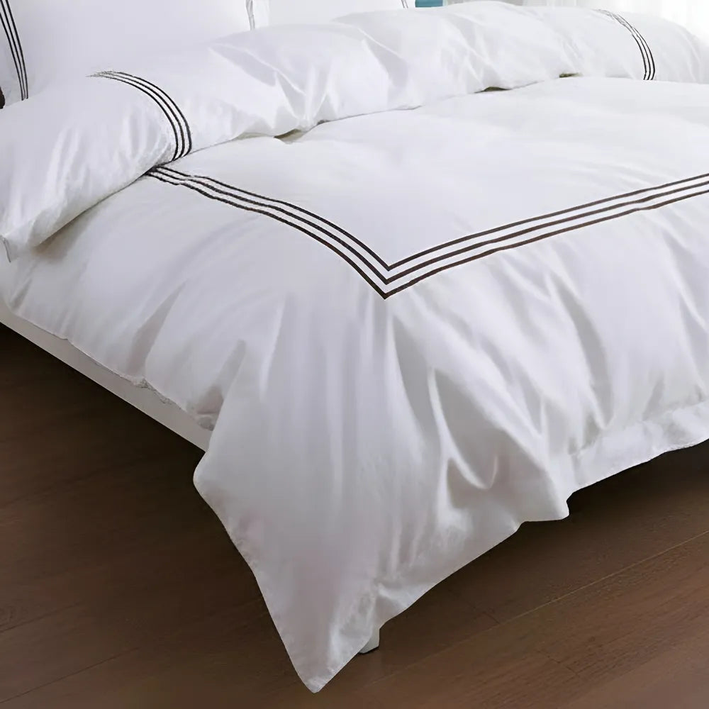 White Duvet Set With Black Triple Baratta Stitch