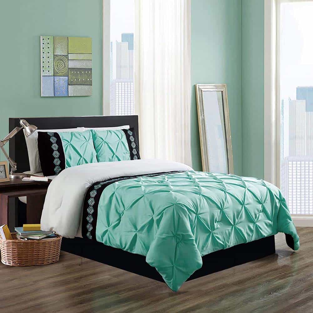 Embroidered Pintuck Duvet Set - Sea Green