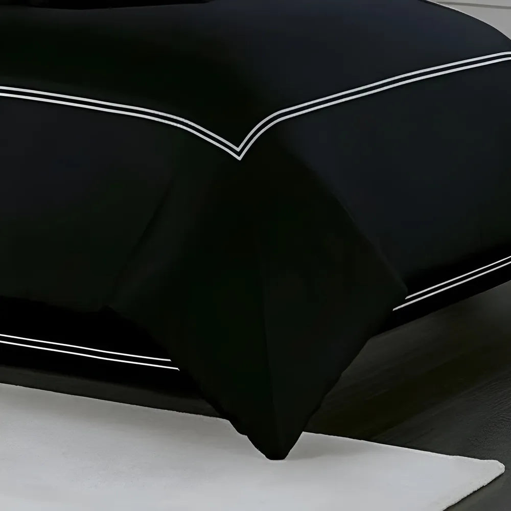 Black Duvet Set With White Double Baratta Stitch